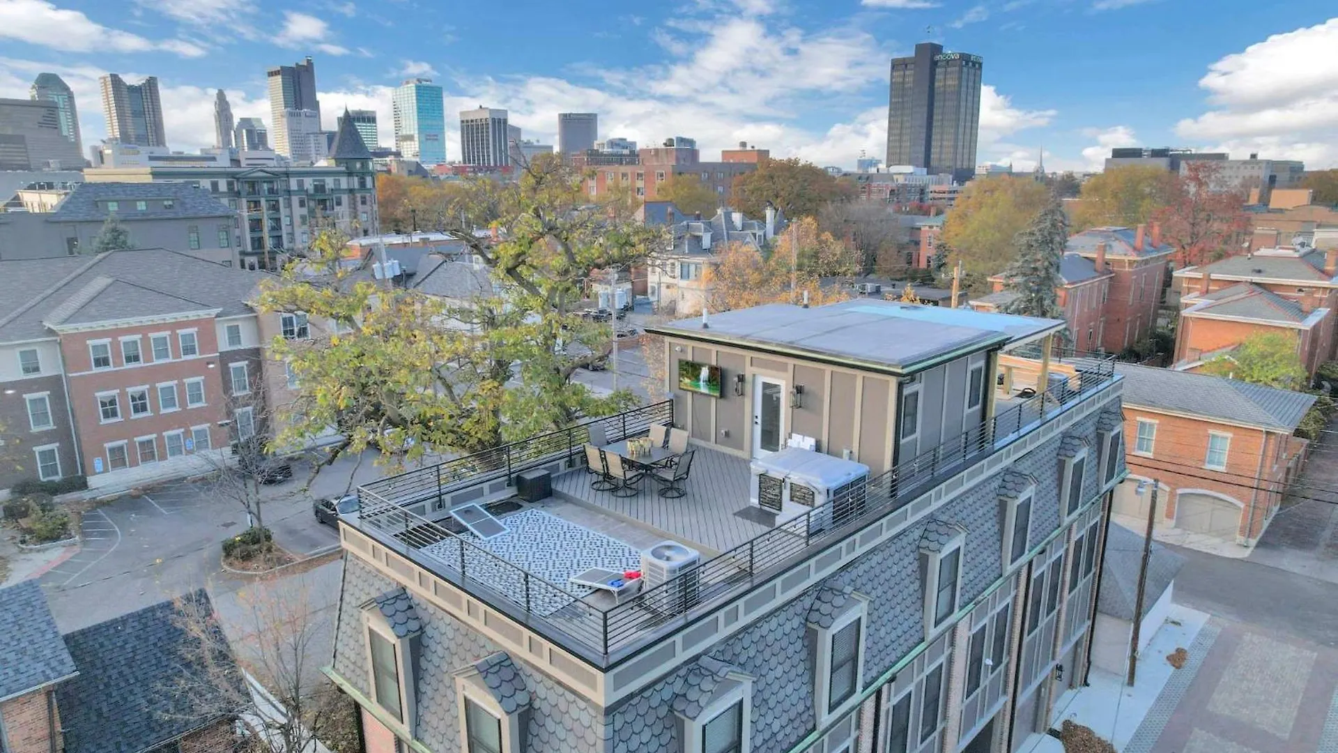 The Golden Hour - Luxury And Rooftop Hot Tub Columbus
